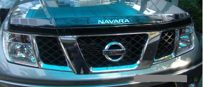 LƯỚT GIÓ NẮP CAPO NISSAN NAVARA