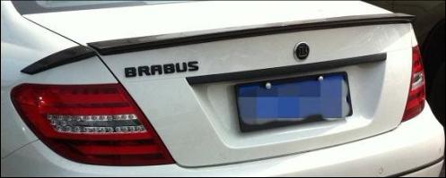 ĐUÔI GIÓ CARBON LIỀN CỐP MẪU BRABUS MER W204