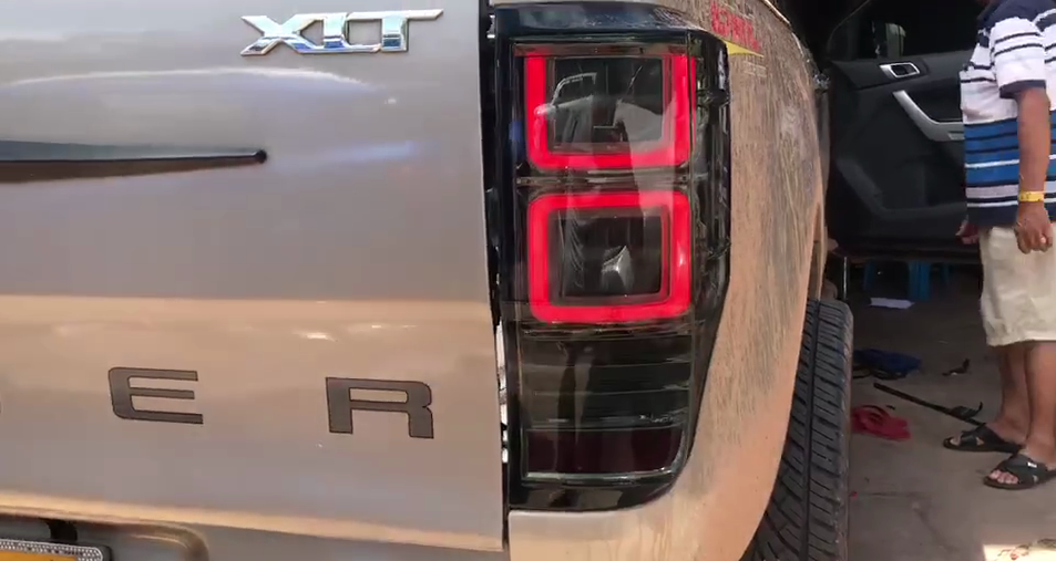 ĐÈN HẬU LED NGUYÊN BỘ FORD RANGER 2016 MẪU RANGE ROVER 2