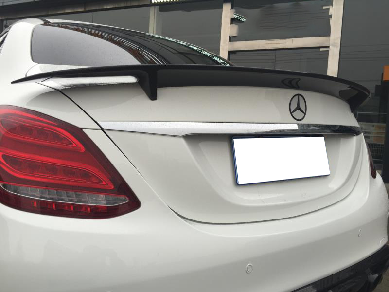 ĐUÔI GIÓ W205 C200 CARBON